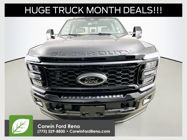 New 2026 Ford F350 Lariat w/ Black Appearance Package