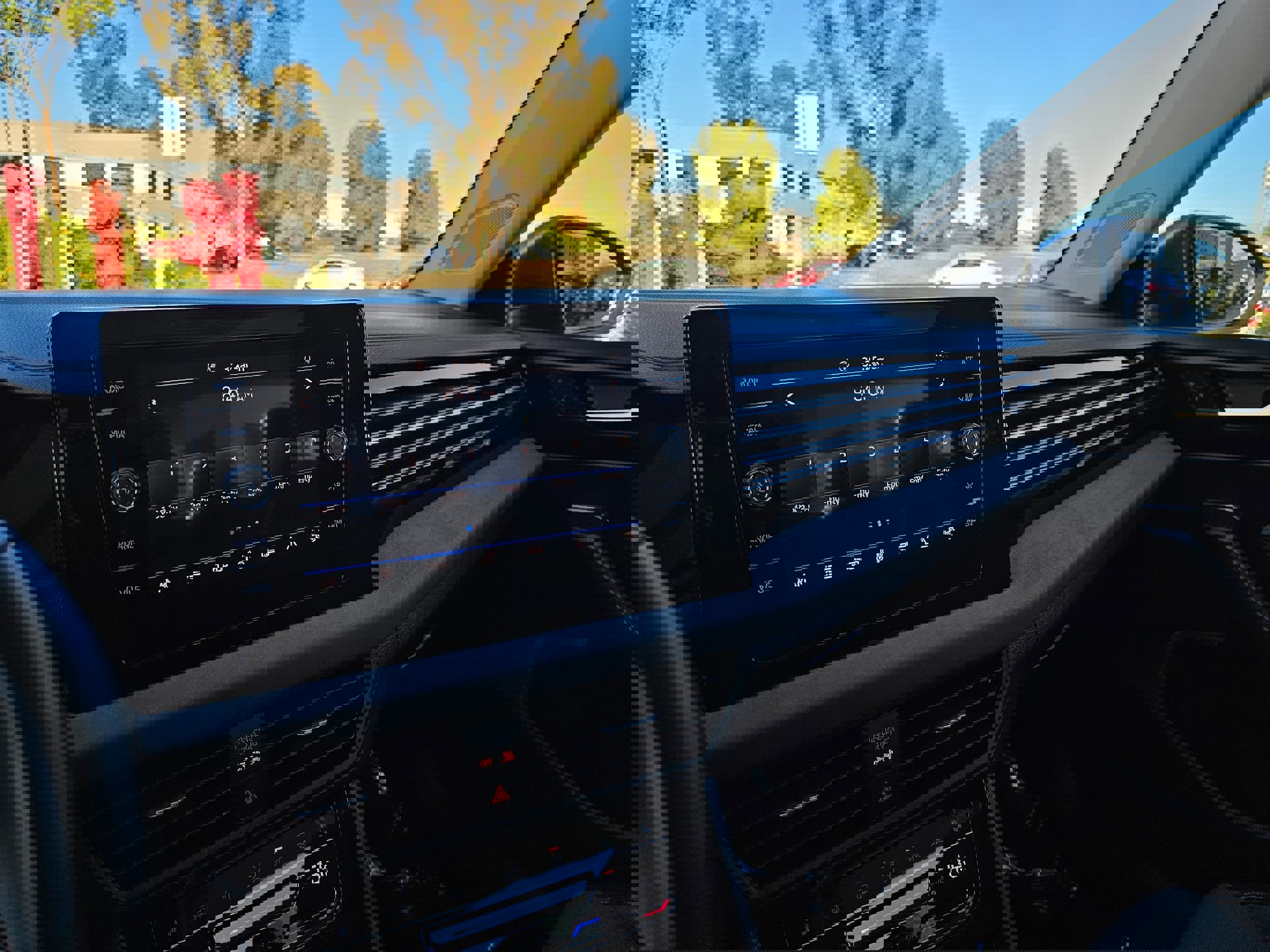 Used 2025 Volkswagen Jetta SE image 34