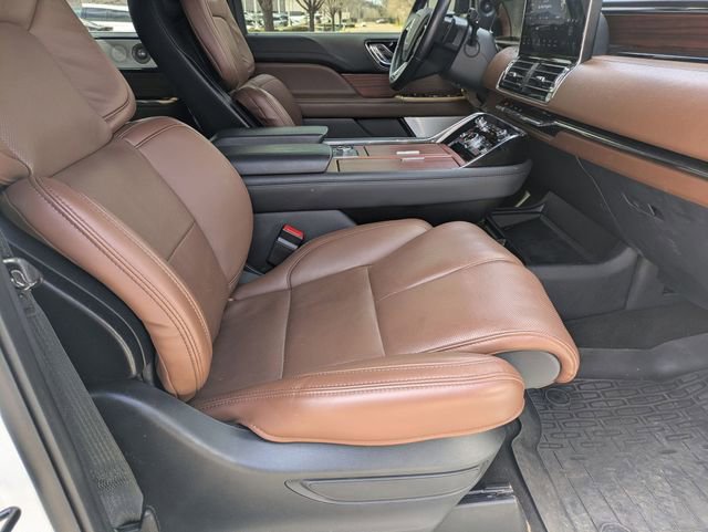 Used 2024 Lincoln Navigator Reserve image 31