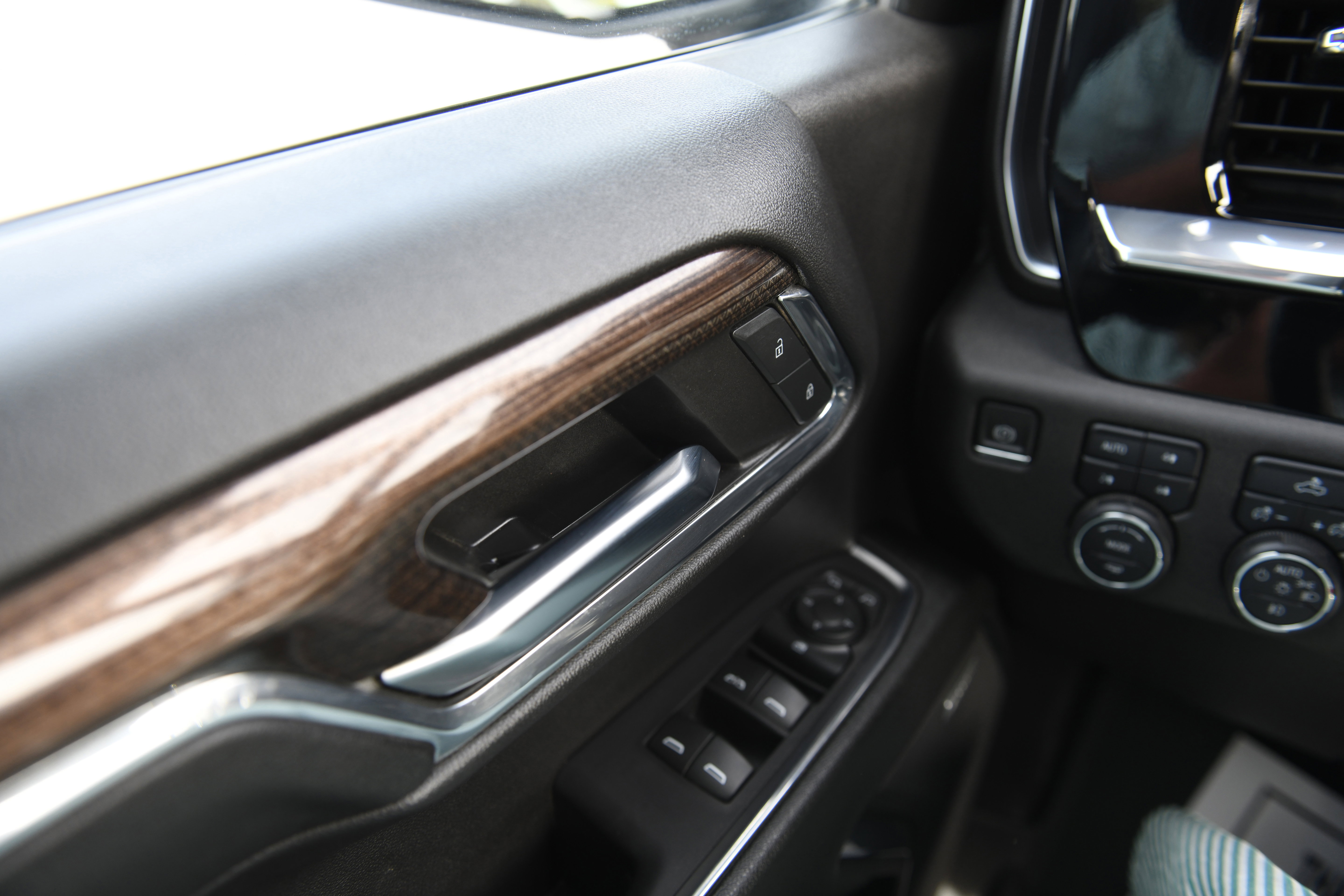 Used 2024 Chevrolet Silverado 1500 RST w/ Convenience Package II image 25