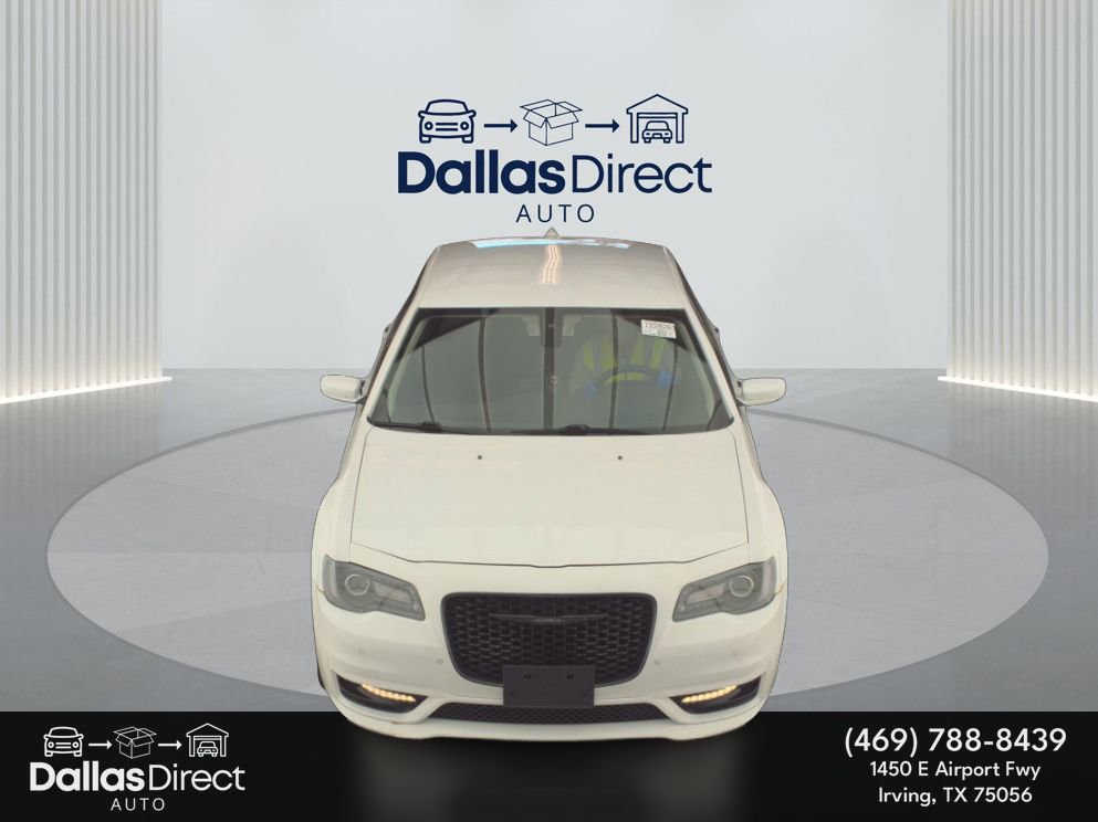 Used 2022 Chrysler 300 Touring L image 3