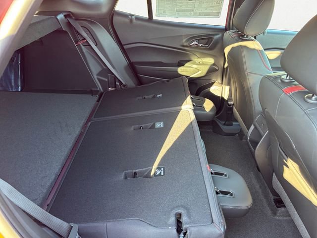 New 2026 Chevrolet Trax RS w/ Sunroof Package image 18