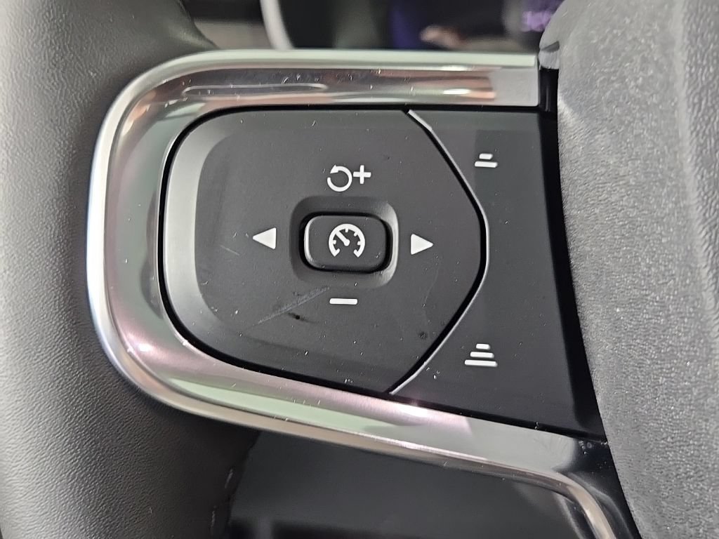 Certified 2024 Volvo XC40 B5 Core AWD/4WD image 31