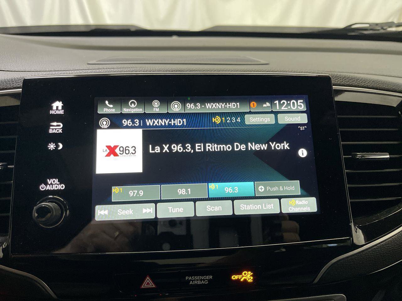 Used 2022 Honda Passport Elite image 16