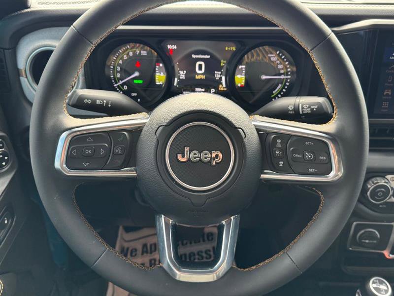 Used 2024 Jeep Wrangler Sahara image 39
