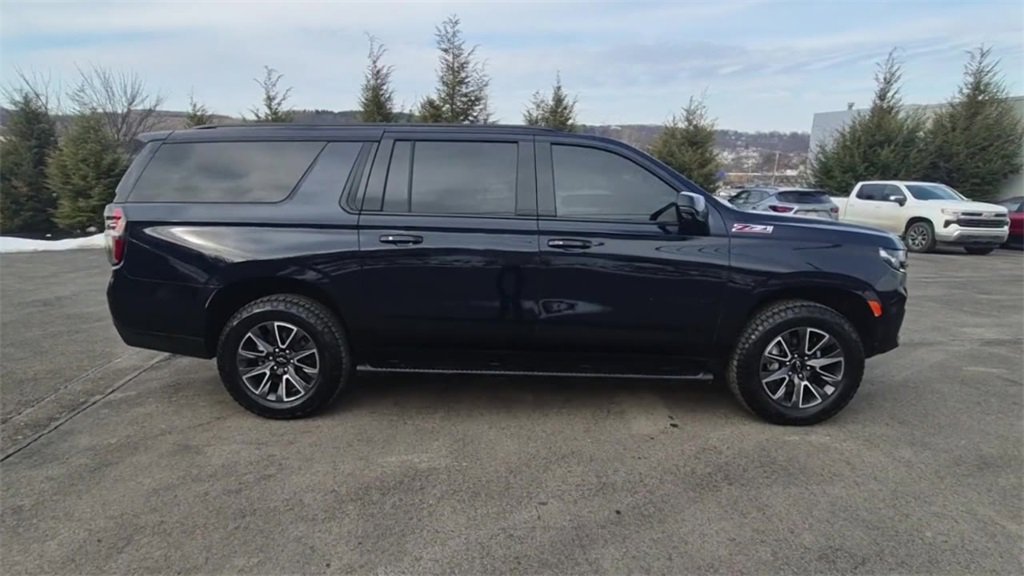 Used 2024 Chevrolet Suburban Z71 w/ Luxury Package video 2