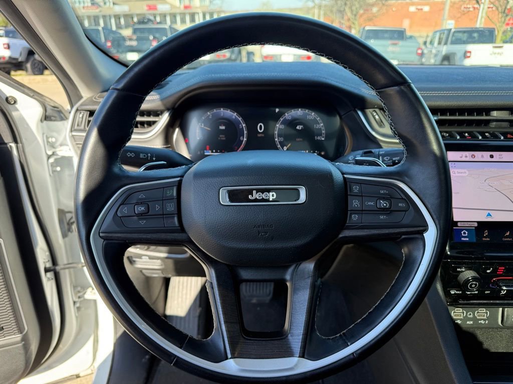 Used 2022 Jeep Grand Cherokee L Limited image 15