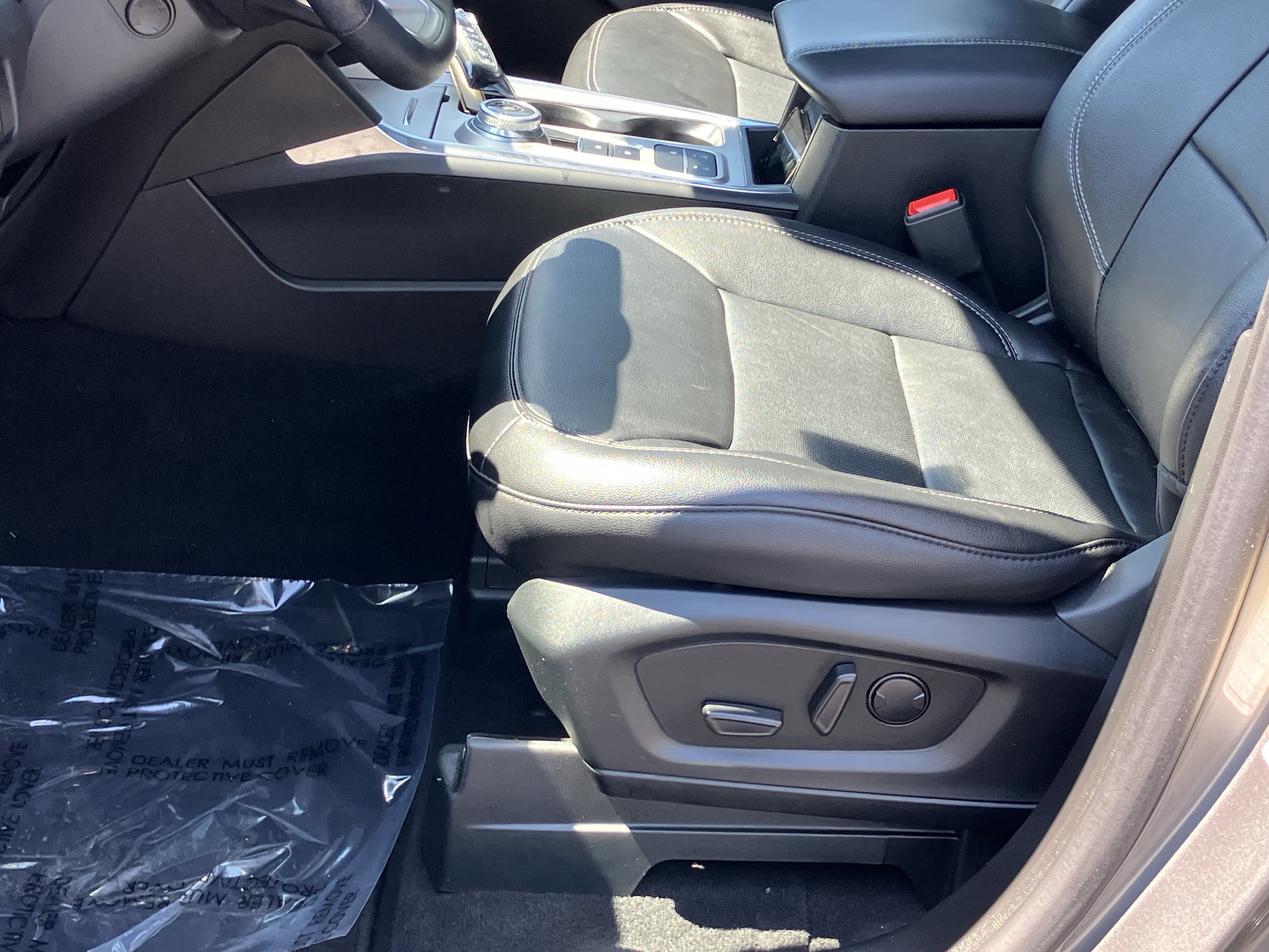 Used 2023 Ford Explorer Limited w/ Limited Technology Package RWD image 17
