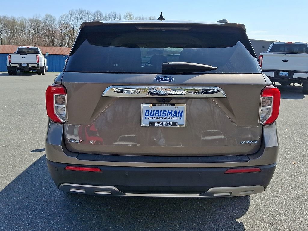 Used 2021 Ford Explorer XLT w/ Equipment Group 202A image 5