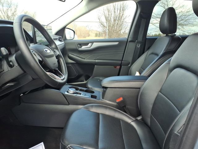 Certified 2025 Ford Escape Platinum AWD/4WD image 13