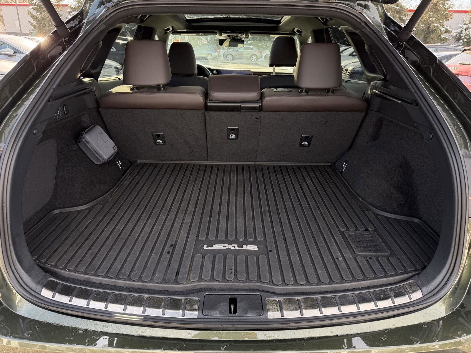 Used 2023 Lexus RX 350 w/ Luxury Package image 25