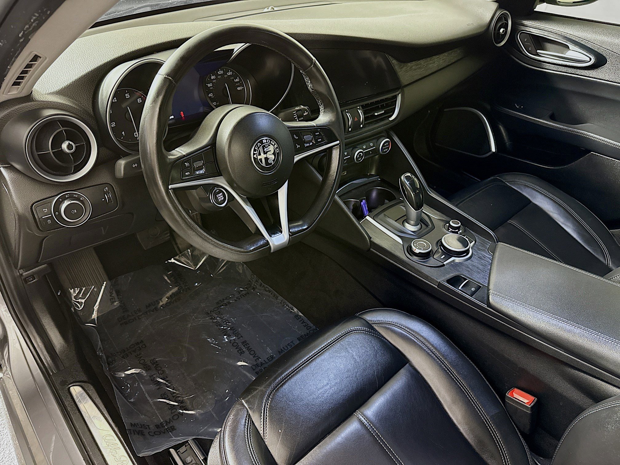 Used 2019 Alfa Romeo Giulia Base image 23