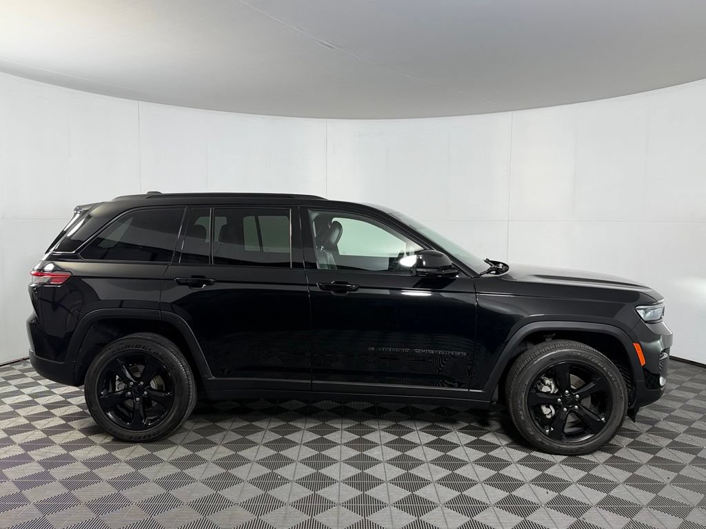 Certified 2023 Jeep Grand Cherokee Altitude AWD/4WD image 6