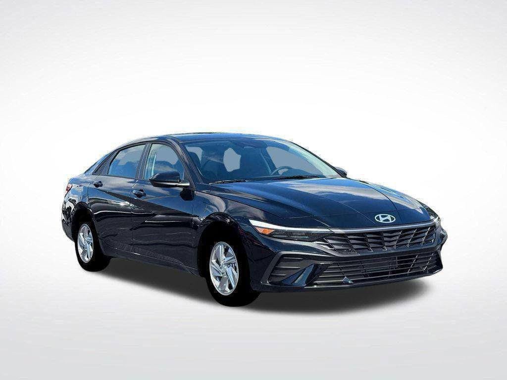 New 2026 Hyundai Elantra SE w/ Cargo Package FWD image 11