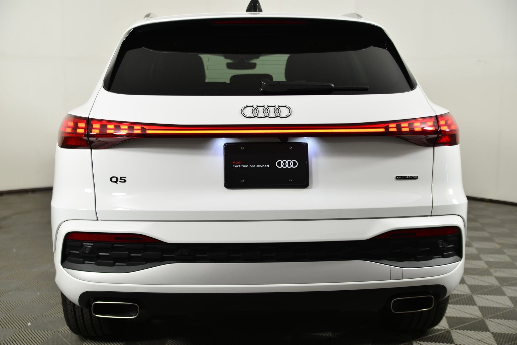 Certified 2025 Audi Q5 Premium w/ Convenience Package image 8