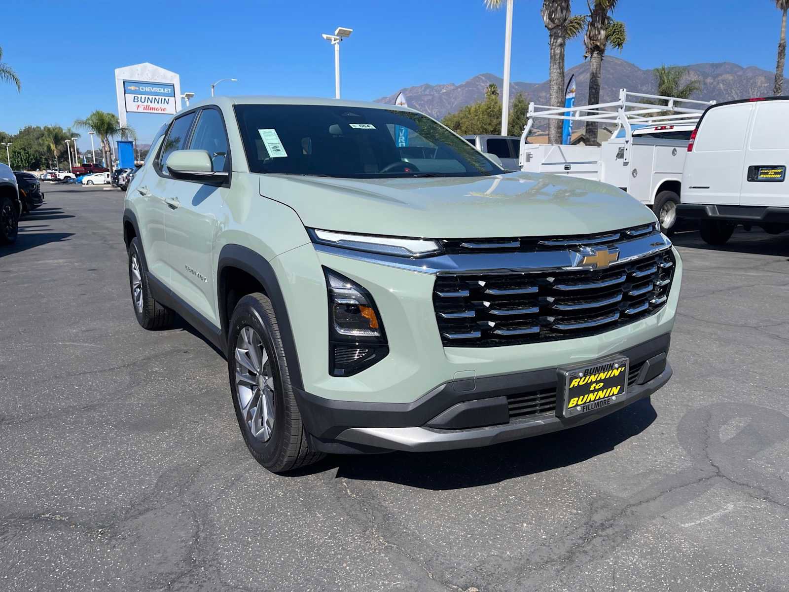New 2026 Chevrolet Equinox LT image 2