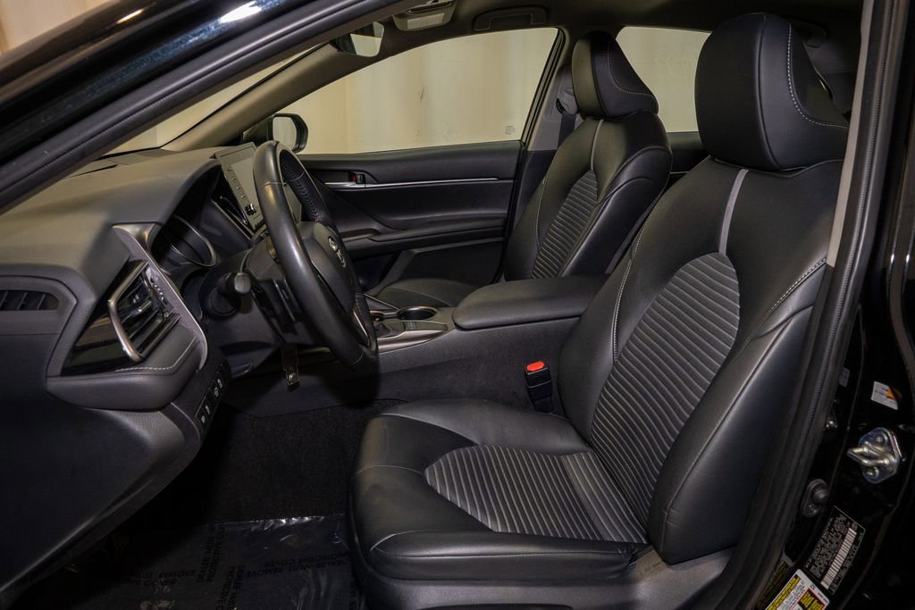 Used 2024 Toyota Camry SE image 9