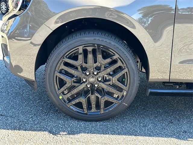 New 2026 Ford Expedition Max Platinum w/ Stealth Performance Package image 11