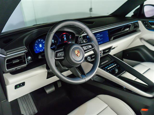 Used 2026 Porsche Macan Electric RWD image 4
