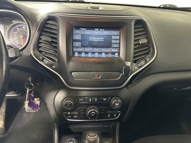 Used 2019 Jeep Cherokee Latitude w/ Cold Weather Group image 21