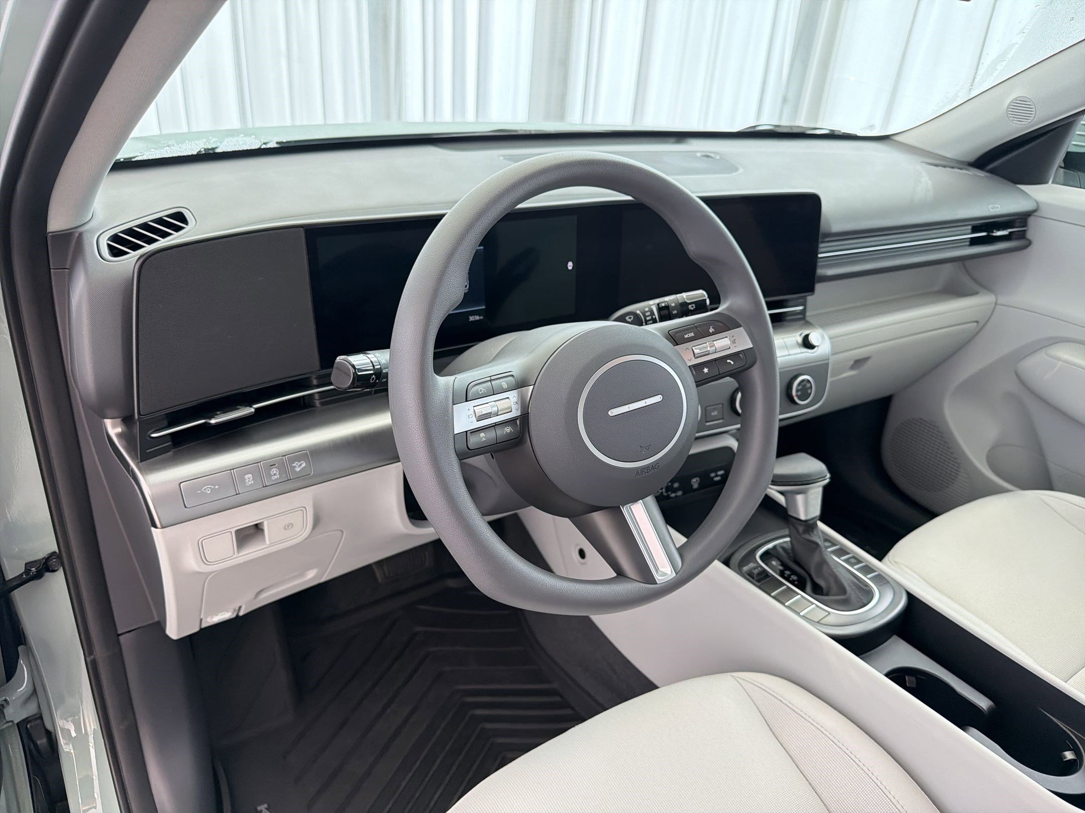 Used 2026 Hyundai Kona SE image 4