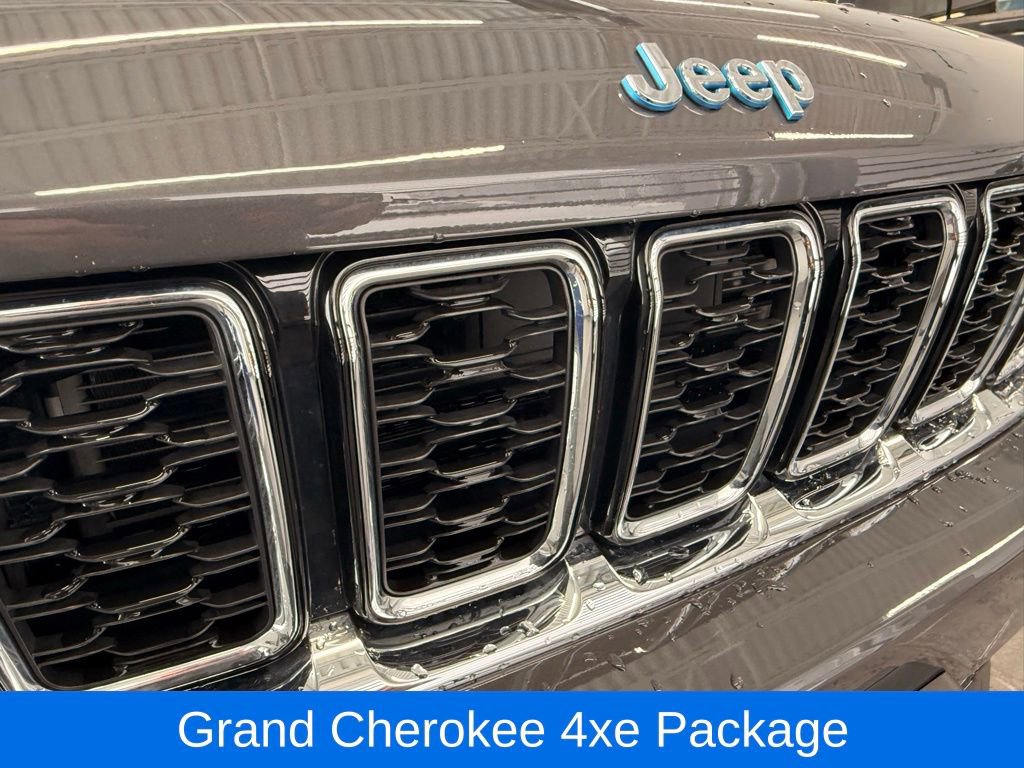 Used 2022 Jeep Grand Cherokee Limited 4xe image 2