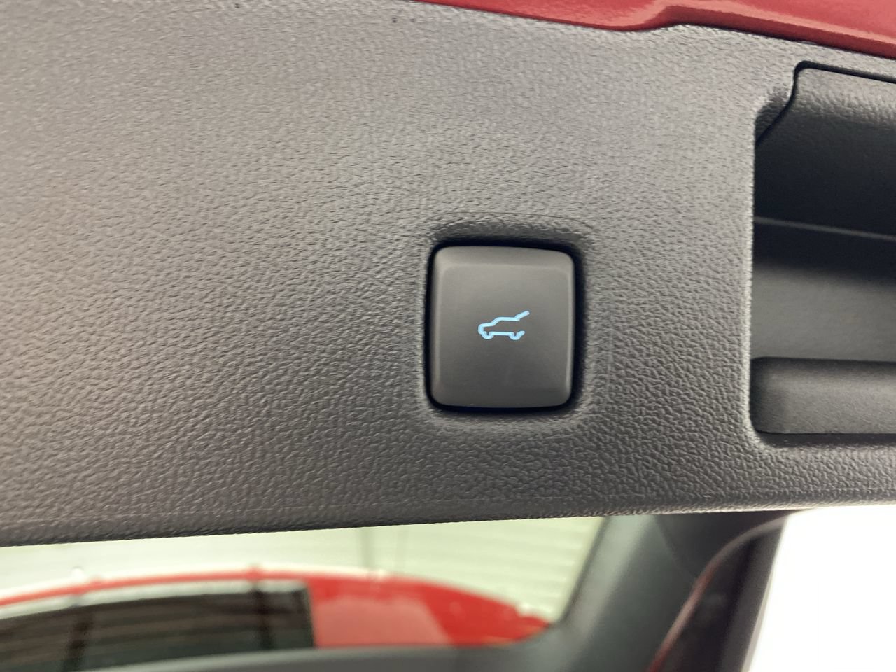 New 2024 Ford Escape SE w/ PHEV Premium Package FWD image 31
