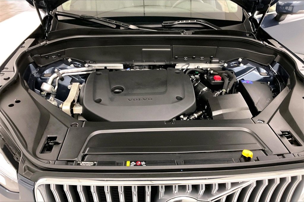 Used 2024 Volvo XC90 B6 Plus image 25