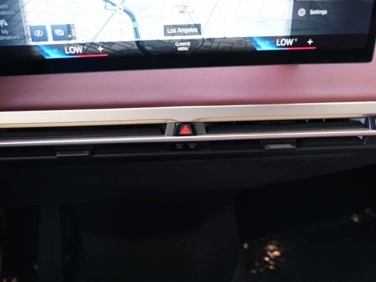 Used 2022 BMW iX xDrive50 image 9