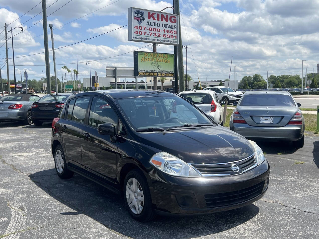 Used 2011 Nissan Versa 1.8 S image 2