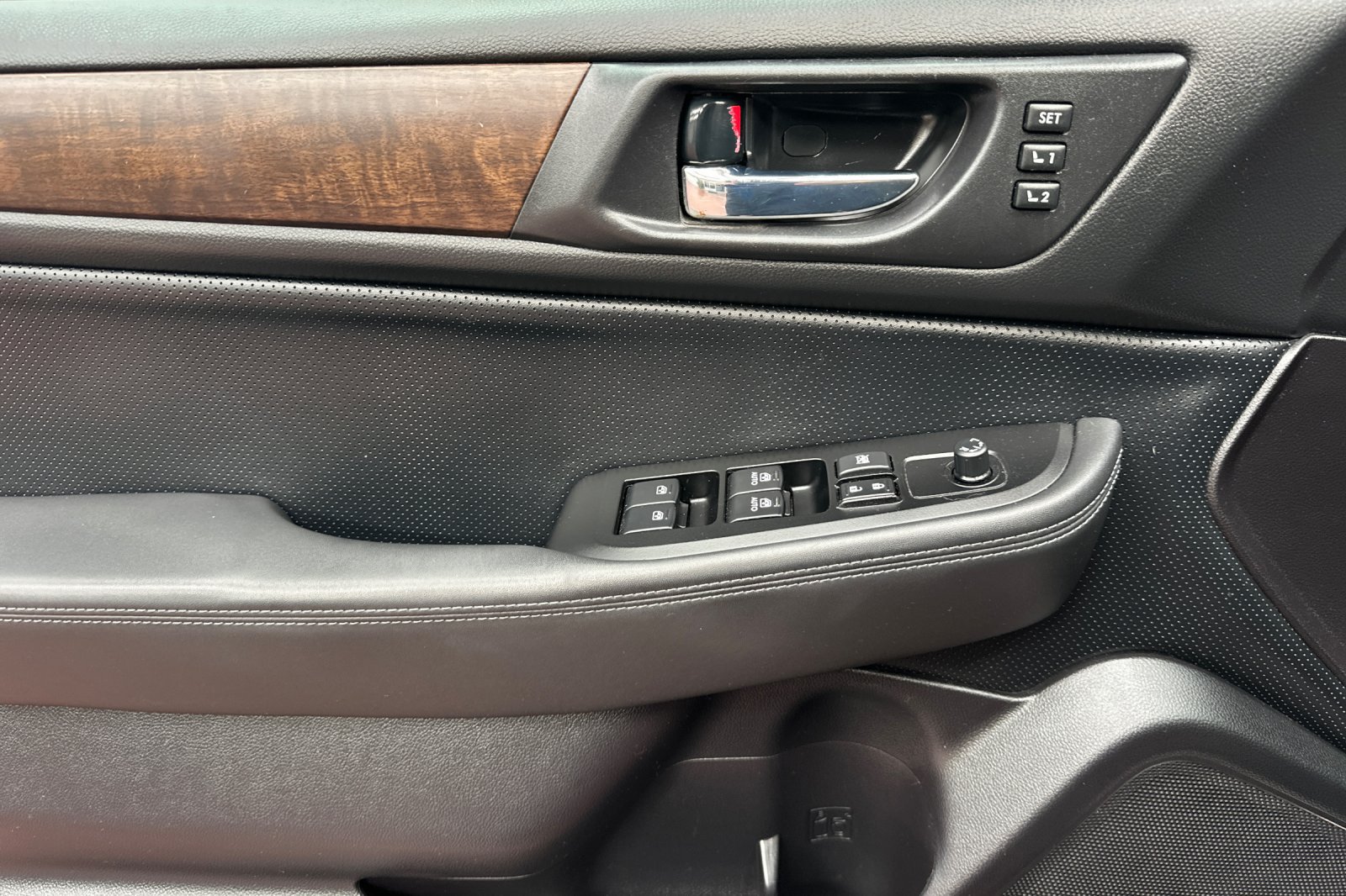 Used 2017 Subaru Outback 2.5i Limited AWD/4WD image 14
