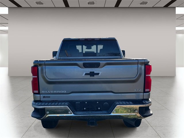 Used 2025 Chevrolet Silverado 2500 LTZ w/ LTZ Convenience Package image 4