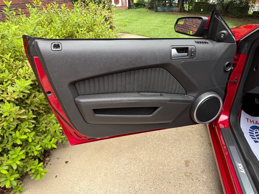 Used 2013 Ford Mustang Shelby GT500 RWD image 38