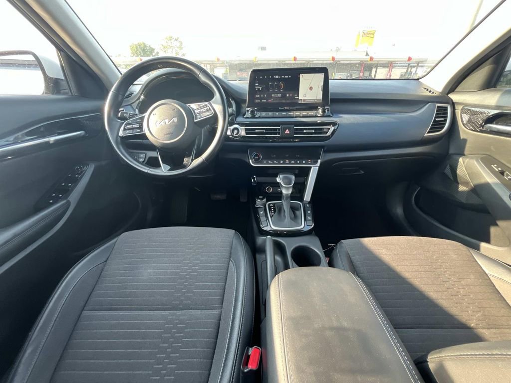 Used 2023 Kia Seltos Nightfall Edition image 13