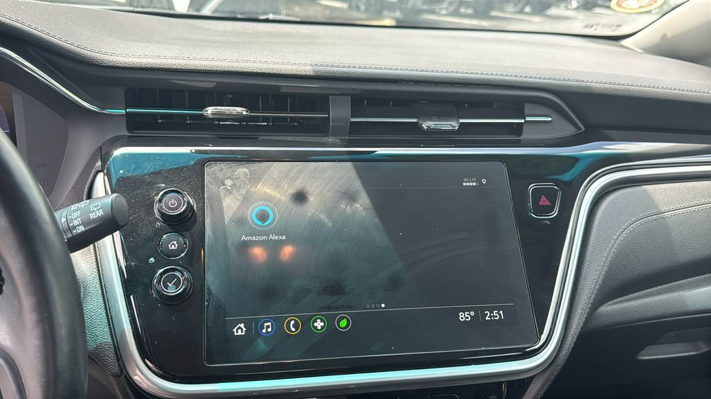 Used 2023 Chevrolet Bolt LT w/ Infotainment Package FWD image 19