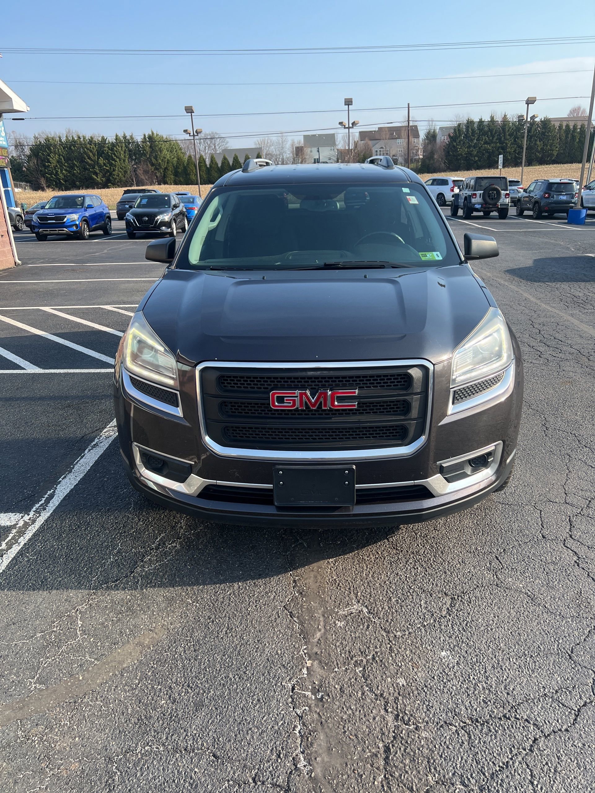 Used 2015 GMC Acadia SLE image 9
