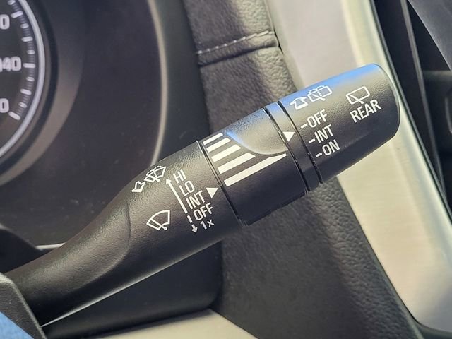 Used 2024 GMC Terrain SLE image 31