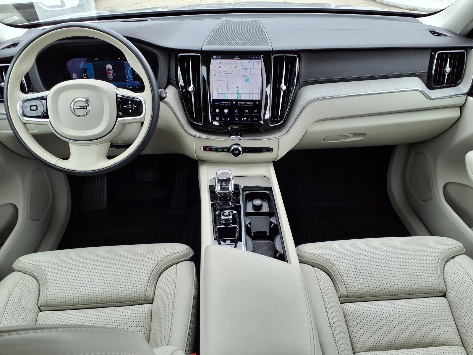 Certified 2023 Volvo XC60 B5 Ultimate w/ Protection Package Premier AWD/4WD image 17
