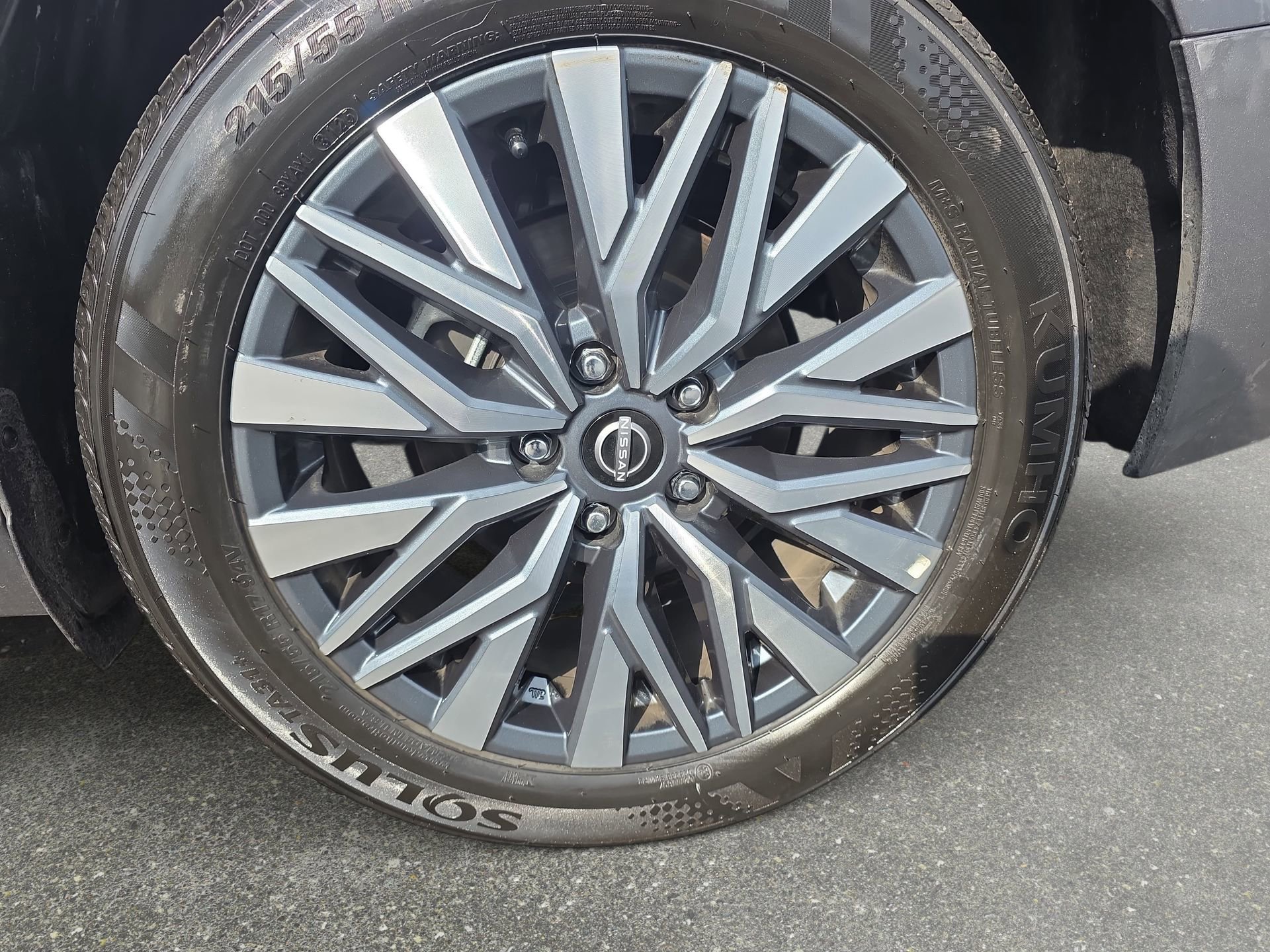 Used 2025 Nissan Altima 2.5 SV image 32