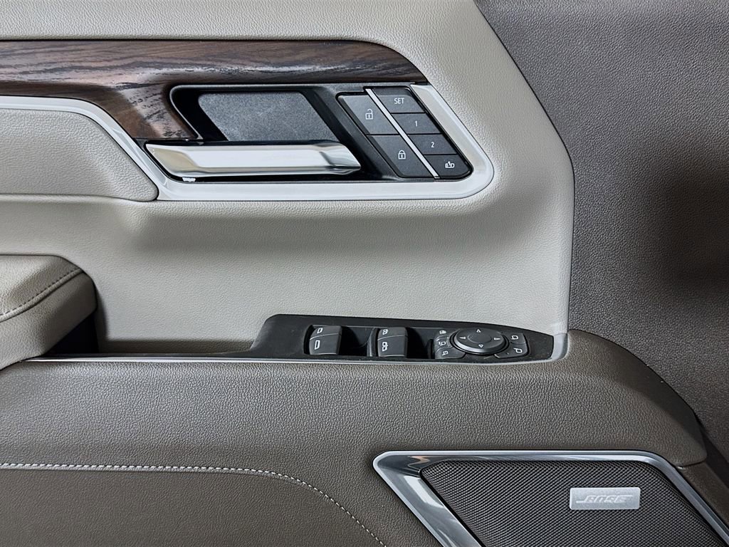 New 2026 GMC Sierra 3500 SLT w/ SLT Convenience Package image 16