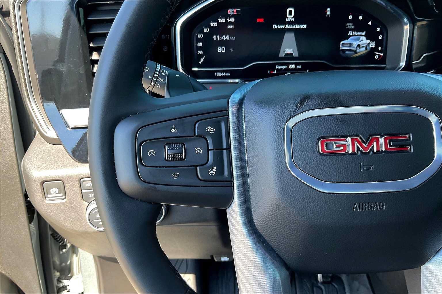 Used 2025 GMC Sierra 1500 SLT AWD/4WD image 24