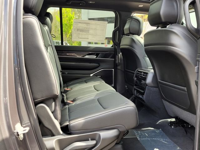 Used 2024 Jeep Wagoneer L 2WD w/ Premium Group I image 15