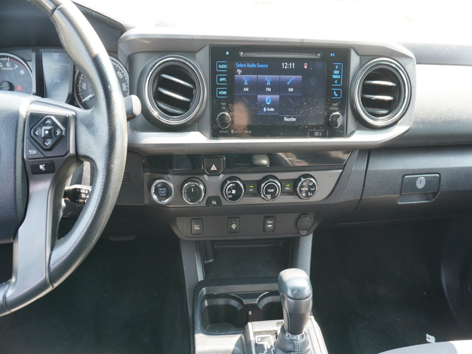 Used 2017 Toyota Tacoma TRD Sport w/ Tow Package (A/T) AWD/4WD image 15