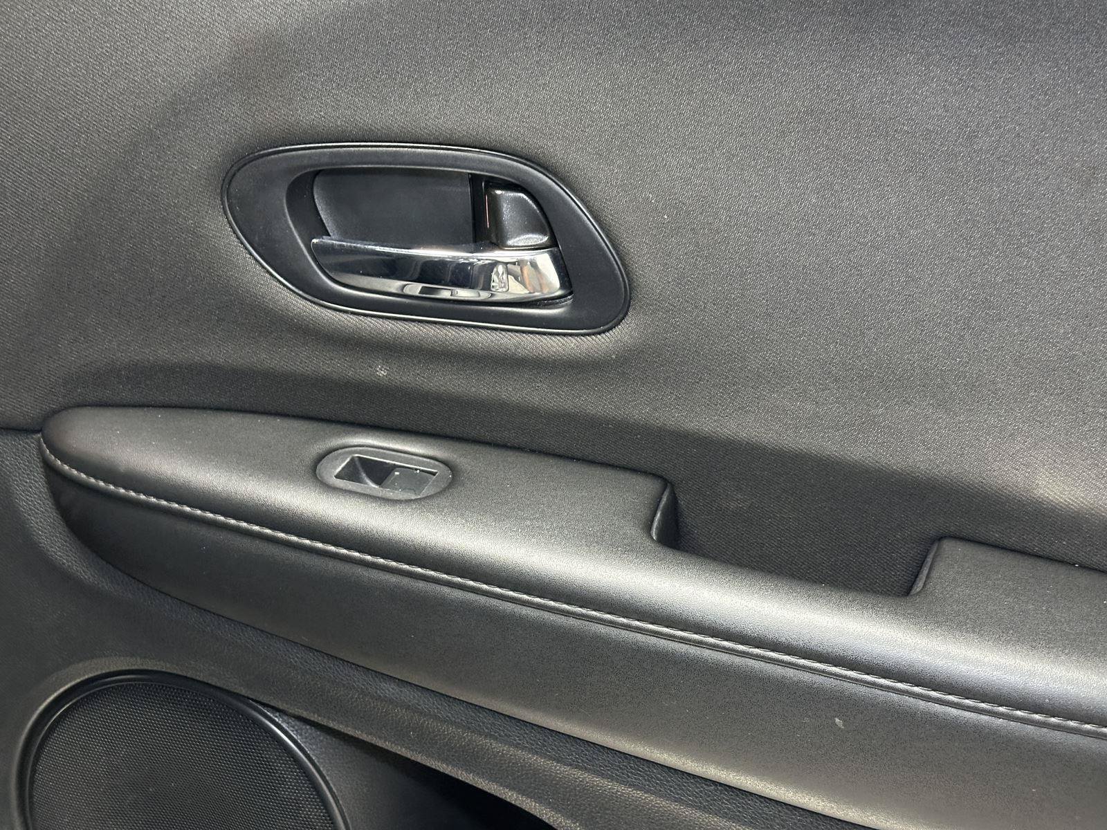 Certified 2022 Honda HR-V LX image 34