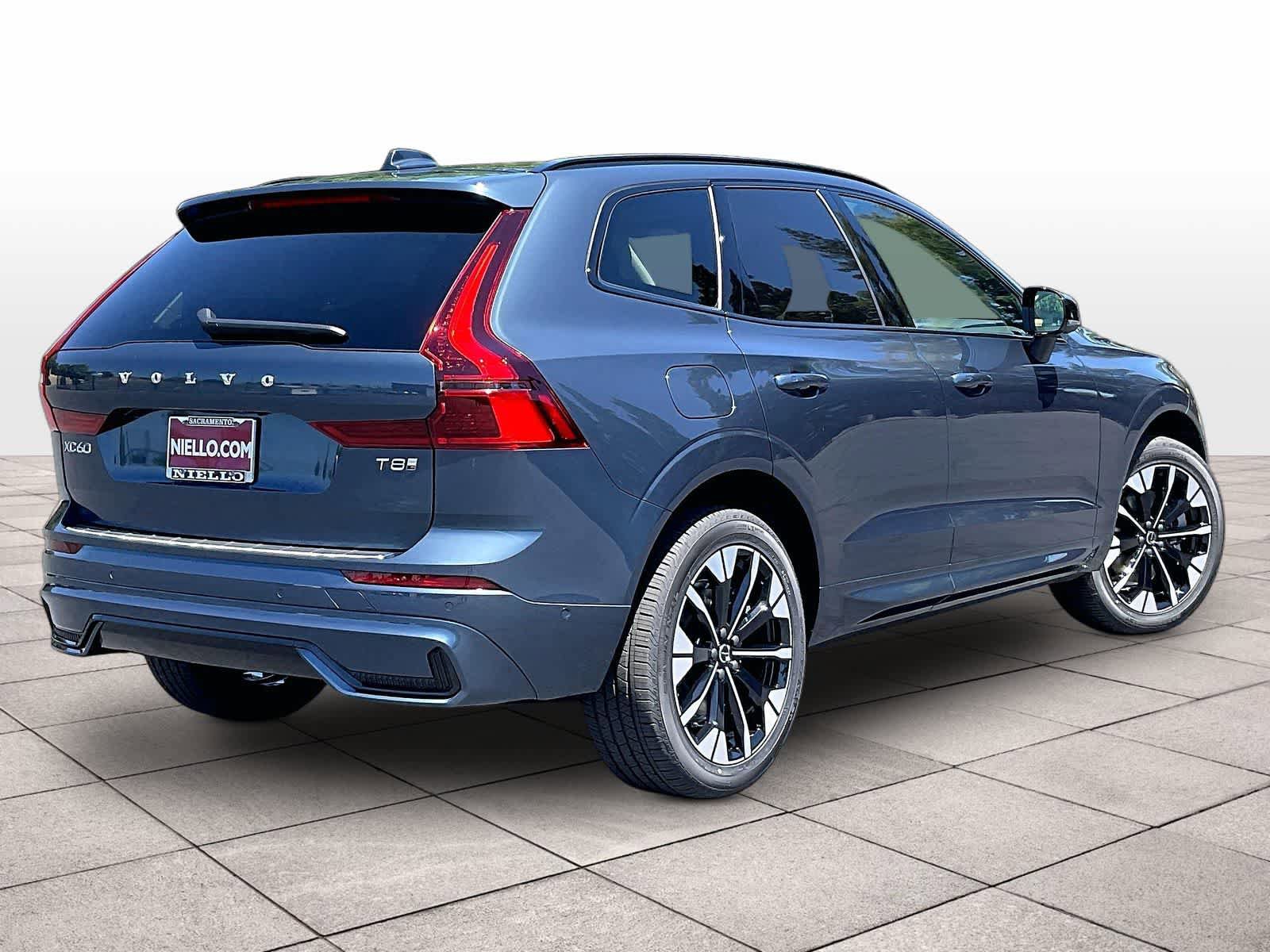 New 2026 Volvo XC60 T8 Plus w/ Climate Package AWD/4WD image 4