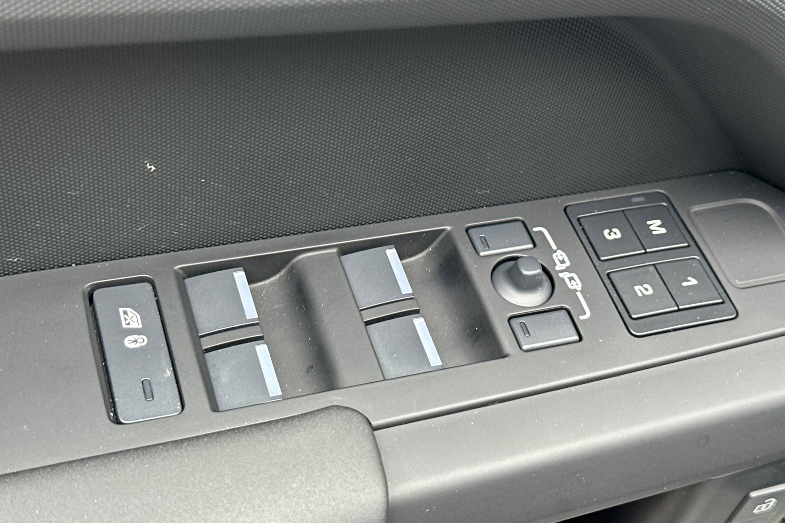 Used 2025 Land Rover Defender 130 S image 15