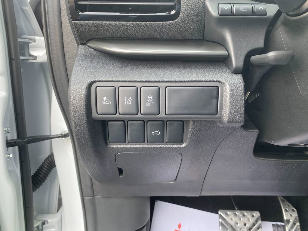 New 2026 Mitsubishi Eclipse Cross Black Edition image 14