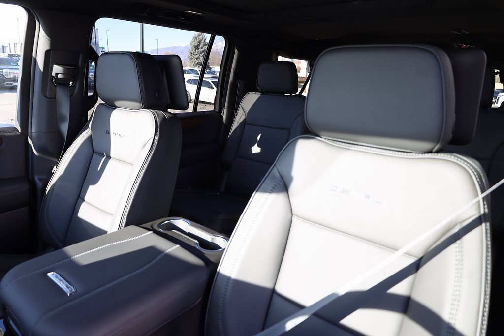 New 2026 GMC Yukon XL Denali w/ Denali Reserve Package image 16