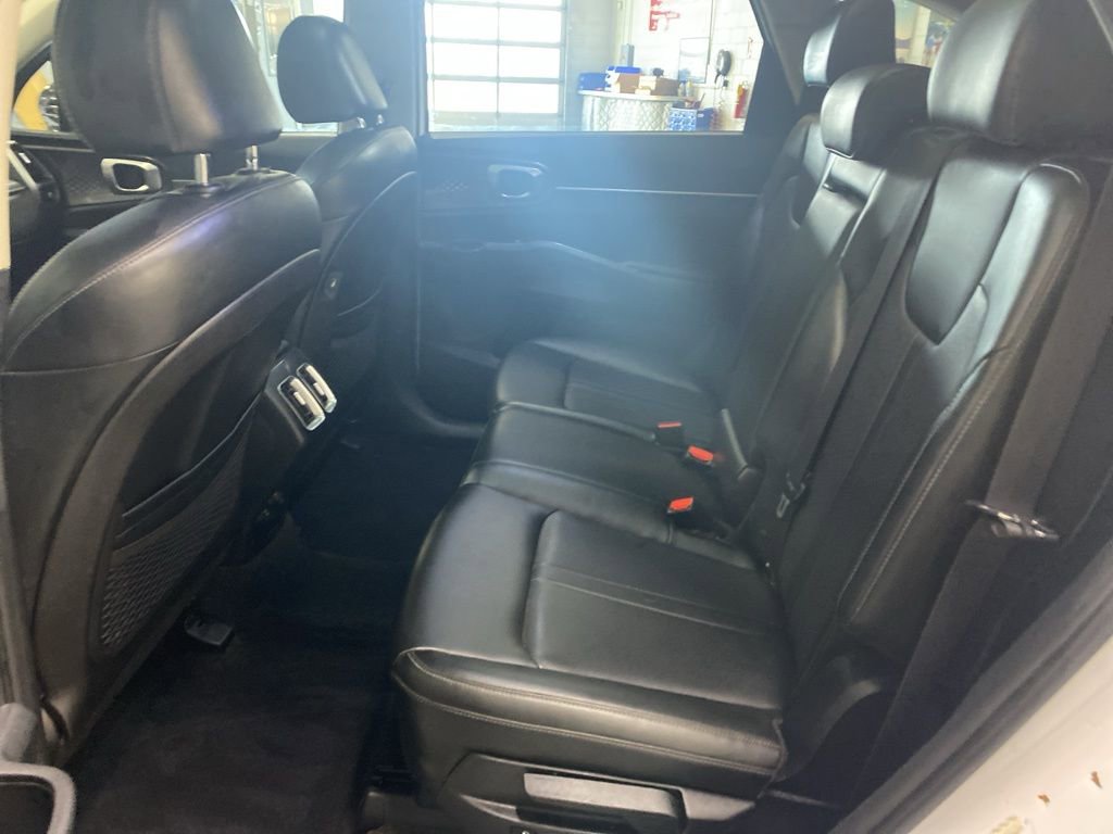 Used 2021 Kia Sorento S w/ Panoramic Sunroof Package image 12