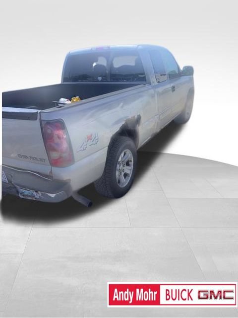 Used 2005 Chevrolet Silverado 1500 LS w/ Light Duty Power Package AWD/4WD image 5
